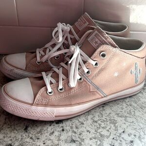 Western Chuck Taylor’s 🤠💗